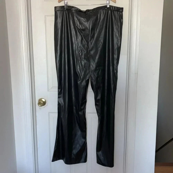 PrettyLittleThing Plus Flare Faux Leather Trousers - Picture 2 of 5